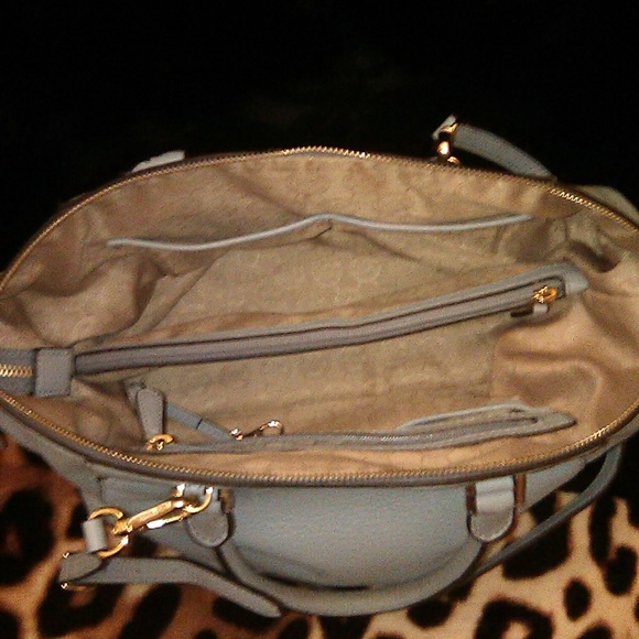 Michael Kors Large Riley Purse - Picture 4 of 8